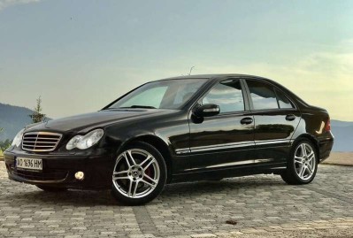 Коврики текстильные для Mercedes-Benz C-Класс II (W203) 2000-2008 Sedan Багажник Коврики текстильные для Mercedes-Benz C-Класс II (W203) 2000-2008 Sedan Багажник