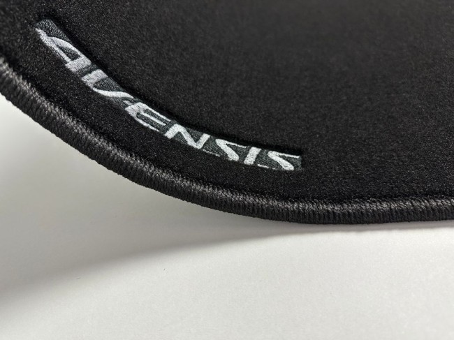 Коврики текстильные для Toyota Avensis II 2003-2009 Коврики текстильные для Toyota Avensis II 2003-2009