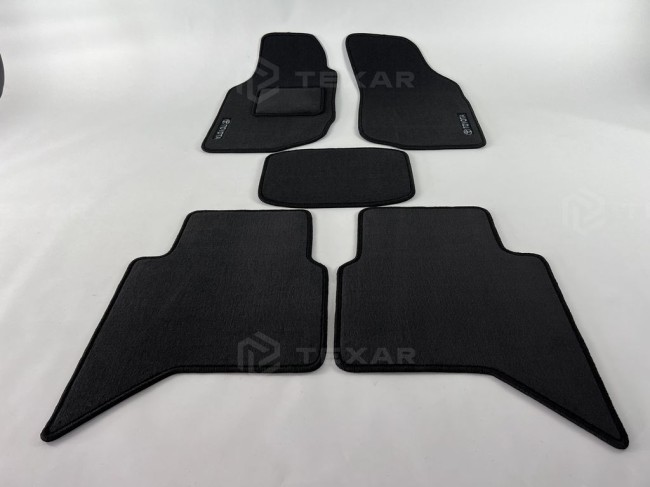 Коврики текстильные для Toyota Hilux VII Restyle 2011-2015 Коврики текстильные для Toyota Hilux VII Restyle 2011-2015