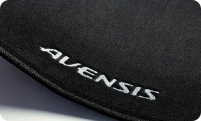 Вышивка в багажник Avensis Вышивка в багажник Avensis